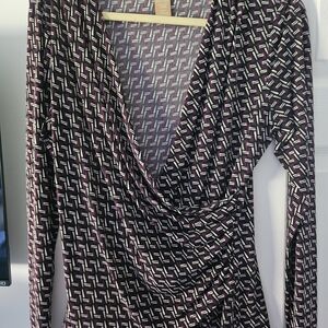Geometric Patterned Long Sleeve Top